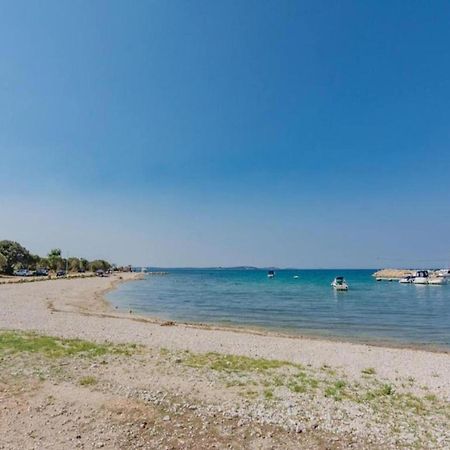 Spacious Holiday Home In Peroj With Private Pool 외부 사진