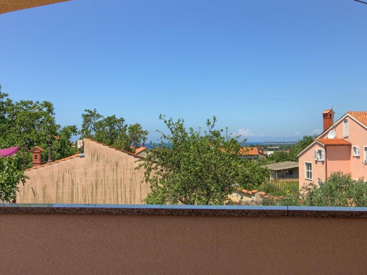 Spacious Holiday Home In Peroj With Private Pool 외부 사진